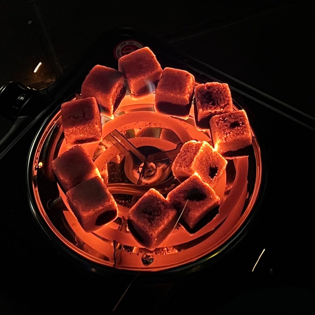 Low Ash Shaped Shisha Charcoal - Image 3